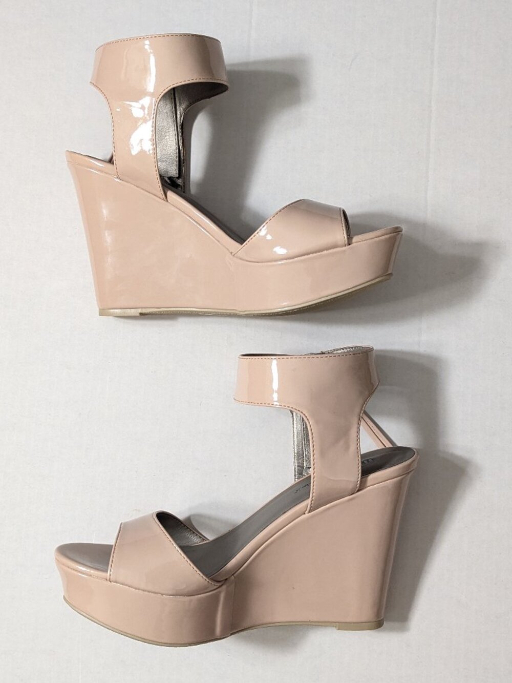 New Michael Antonio Nude Patent Amus Wedges Size 7.5 - Picture 5 of 8